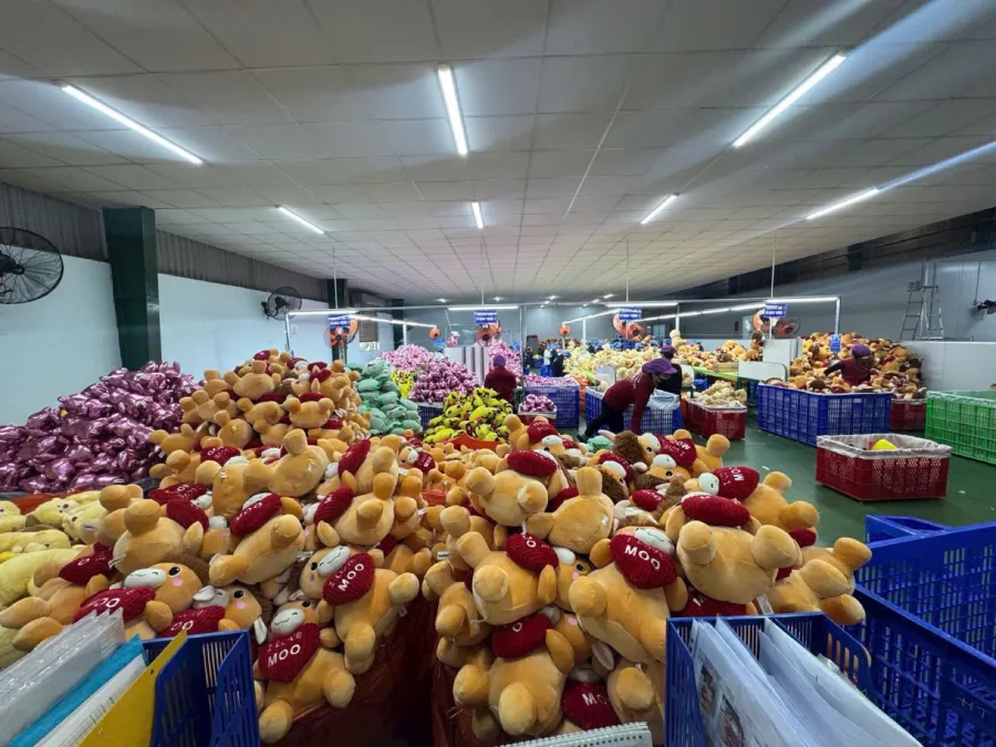Kho thành phẩm gấu bông nâu nhồi bông tại xưởng